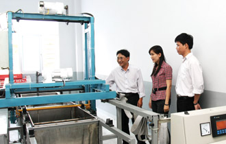 Bể rửa siêu âm giúp cho việc sữa chửa và bảo dưỡng chi tiết được dễ dàng Bể rửa siêu âm chuyên gia trong lĩnh vực tẩy rửa