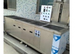 Trang bị bể rửa siêu âm cỡ lớn trong các xí nghiệp bể rửa siêu âm giúp các doanh nghiệp tiết kiệm chi phí